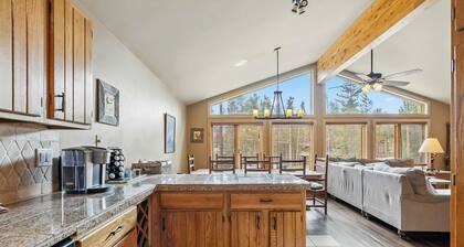 4BR Pet-Friendly Breck Getaway w/ Fire Pit