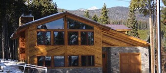 The Flurry Lodge - Cuatro Habitaciones Casa, Capacidad 8