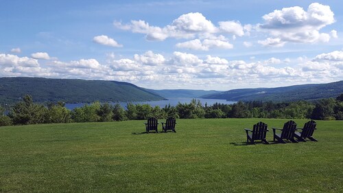 3 makuuhuoneen Townhouse luonnonkaunis Bristol Harbor Vill lähellä Bristol Mountain Resort