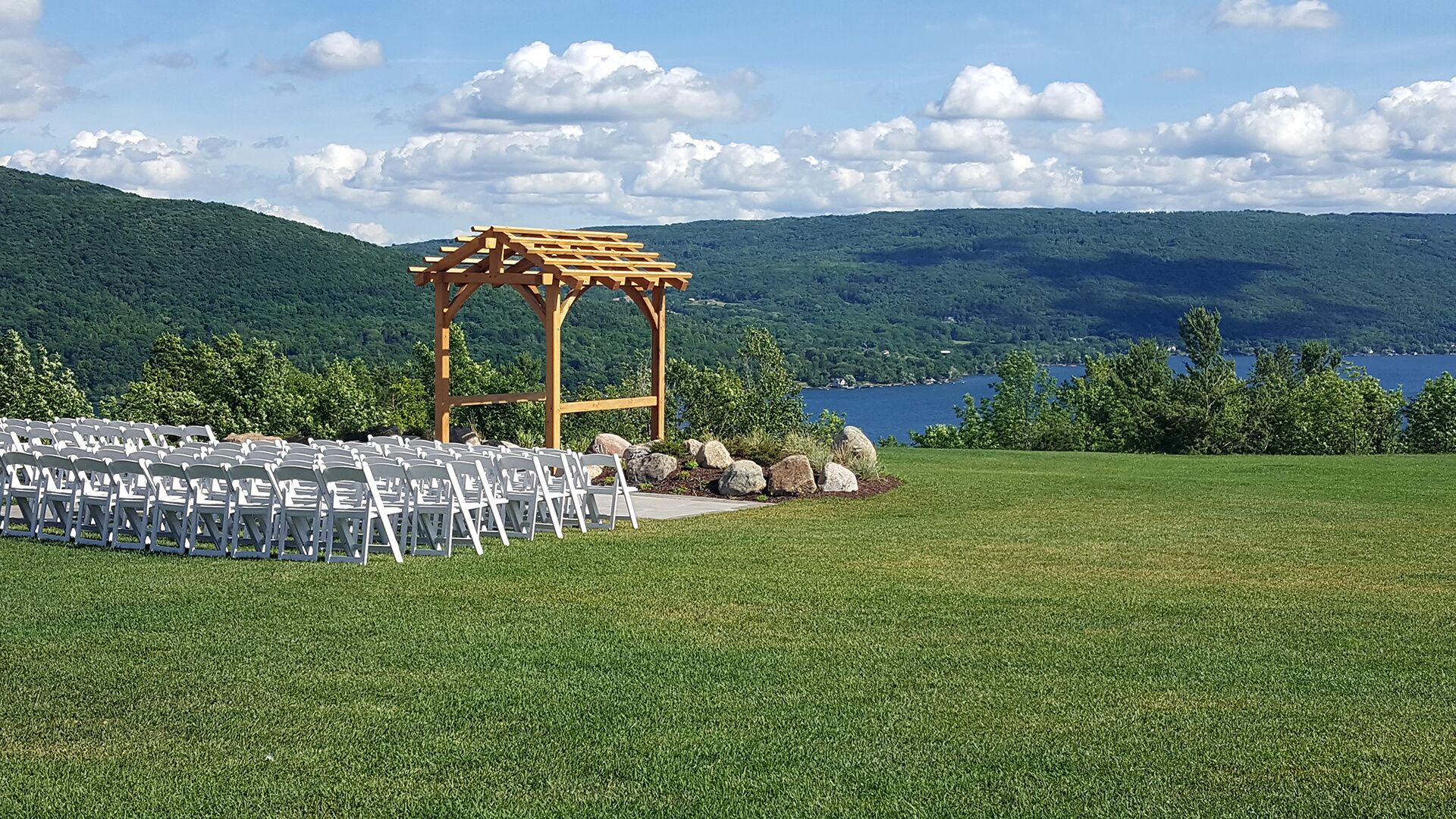 Bristol harbor canandaigua wedding | Honestweddingadvice.com