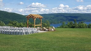 Outdoor banquet area - Townhouse in scenic Bristol Harbor Village near Bristol Mountain Resort (Canandaigua)