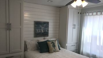 3 bedrooms, travel crib, free WiFi, bed sheets