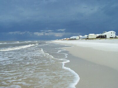  Beachfront, Beach Views, Great Location