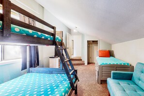 3 habitaciones, tabla de planchar con plancha y acceso a internet