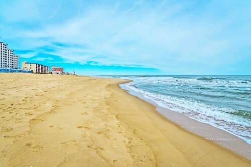 Sunburst Beach Paradise: Nouveau TH 2014, à un pâté de maisons de la promenade, OceanView avec garage
