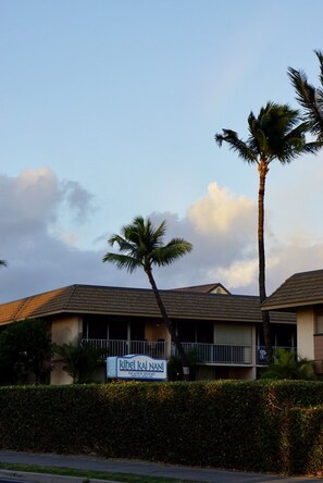 Exterior - Xmas Special. Lowest Price in December.
Condo Across Kam 2 Beach .











 (Kihei)
