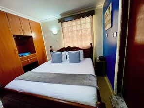 4 dormitorios, tabla de planchar con plancha, wifi gratis y ropa de cama