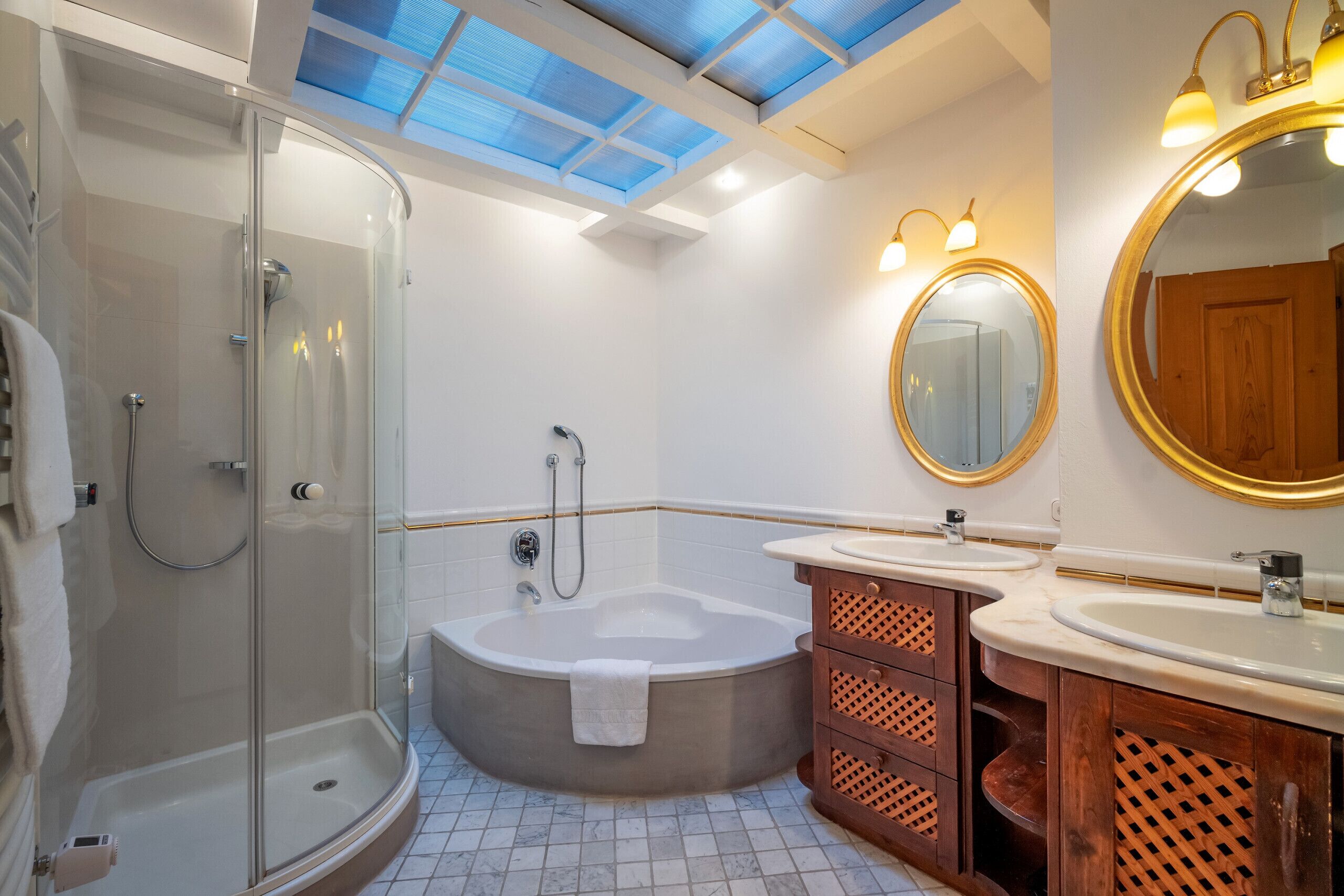 Baignoire, serviettes fournies