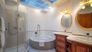 Baignoire, serviettes fournies