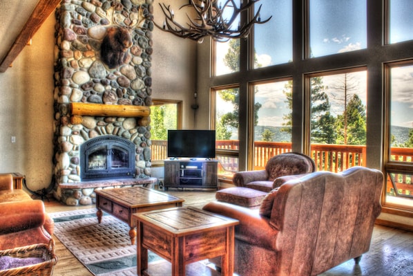 Smart-TV, Kamin, Videospiele, DVD-Player