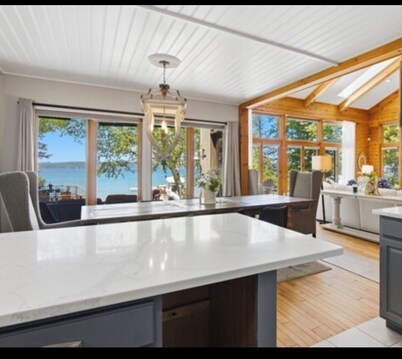 Cottage on TORCH LAKE! AUGUST 22 week OPEN!