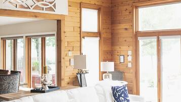 Smart TV, fireplace, table tennis, computer monitors