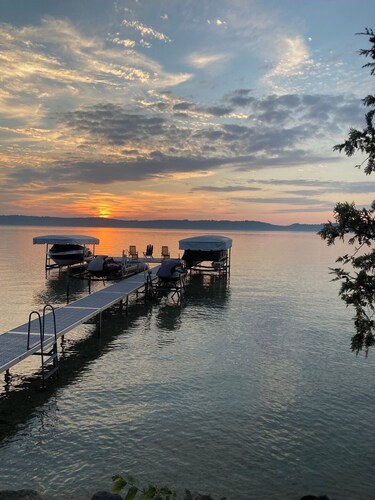 Private Cottage on TORCH LAKE! Now booking for Spring and Summer!