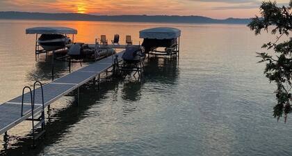 Private Cottage on TORCH LAKE! Now booking for Spring and Summer!