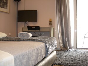 3 habitaciones, insonorización y tabla de planchar con plancha 