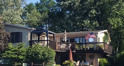 Beautiful Waterfront Home on Baugo Bay