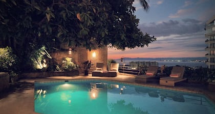 Majestic Tuscan Villa/Over ROMANTIC ZONE/Walk To Beach/Private w/Views/