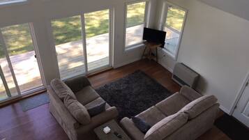 Télévision, lecteur de DVD, chaßne hi-fi