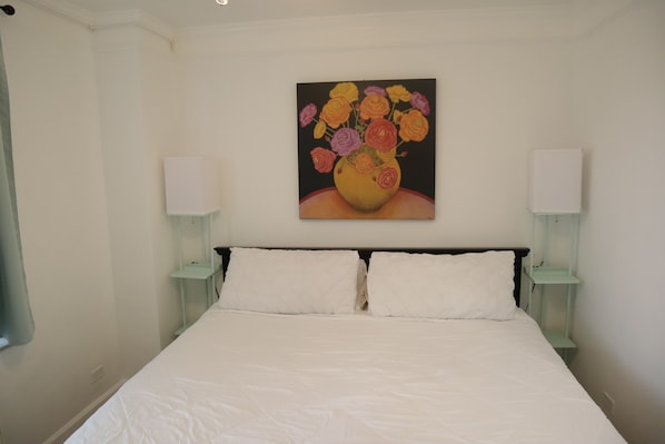 2 bedrooms, iron/ironing board, free WiFi, bed sheets