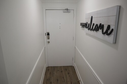 Beautiful 2Bd/2Ba In The Heart Of Downtown Atlanta! So Convenient!