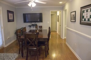Dining - 3100 sq ft, 5BR- 4BA located in Village of Pinehurst. Perfect home for golfers! (Pinehurst)