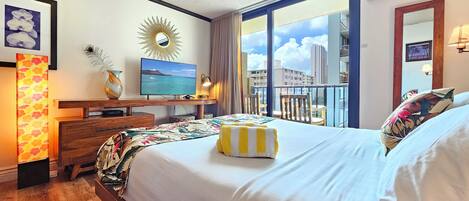 Desk, iron/ironing board, WiFi, bed sheets