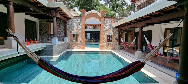 Piscine extérieure, piscine chauffée