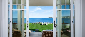 AMAZING BOLD OCEAN-FRONT HOME, WITH BREATHTAKING OCEAN VIEWS