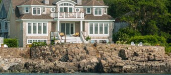 AMAZING BOLD OCEAN-FRONT HOME, WITH BREATHTAKING OCEAN VIEWS