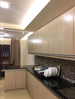 Entire Family Bungalow 3 bedrooms | Private kitchen | Fridge, microwave, stovetop, coffee/tea maker - Transient House and Van for Rent (Lapu-Lapu)