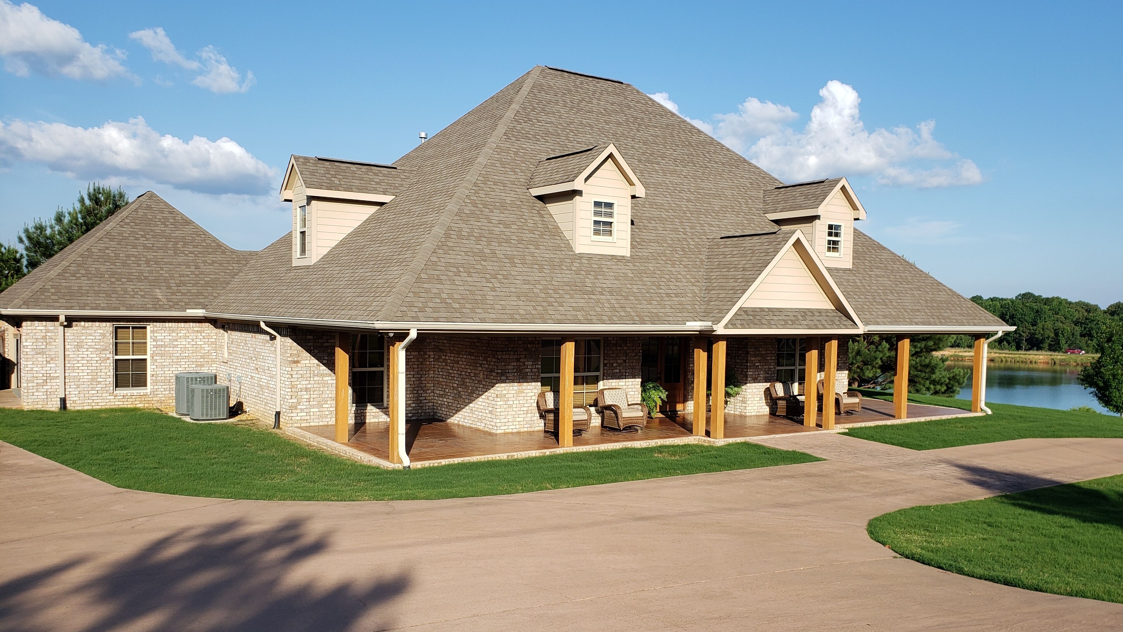 Spacious Oxford, MS Lake Home - Book Now for Ole Miss Football!