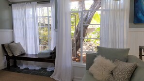 Smart TV, DVD player, books, music library - SERENITY IN CDM: Private Cottage & Gardens on XL Lot (Corona del Mar)