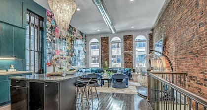 Downtown Music City Loft living! ~Steps from Broadway