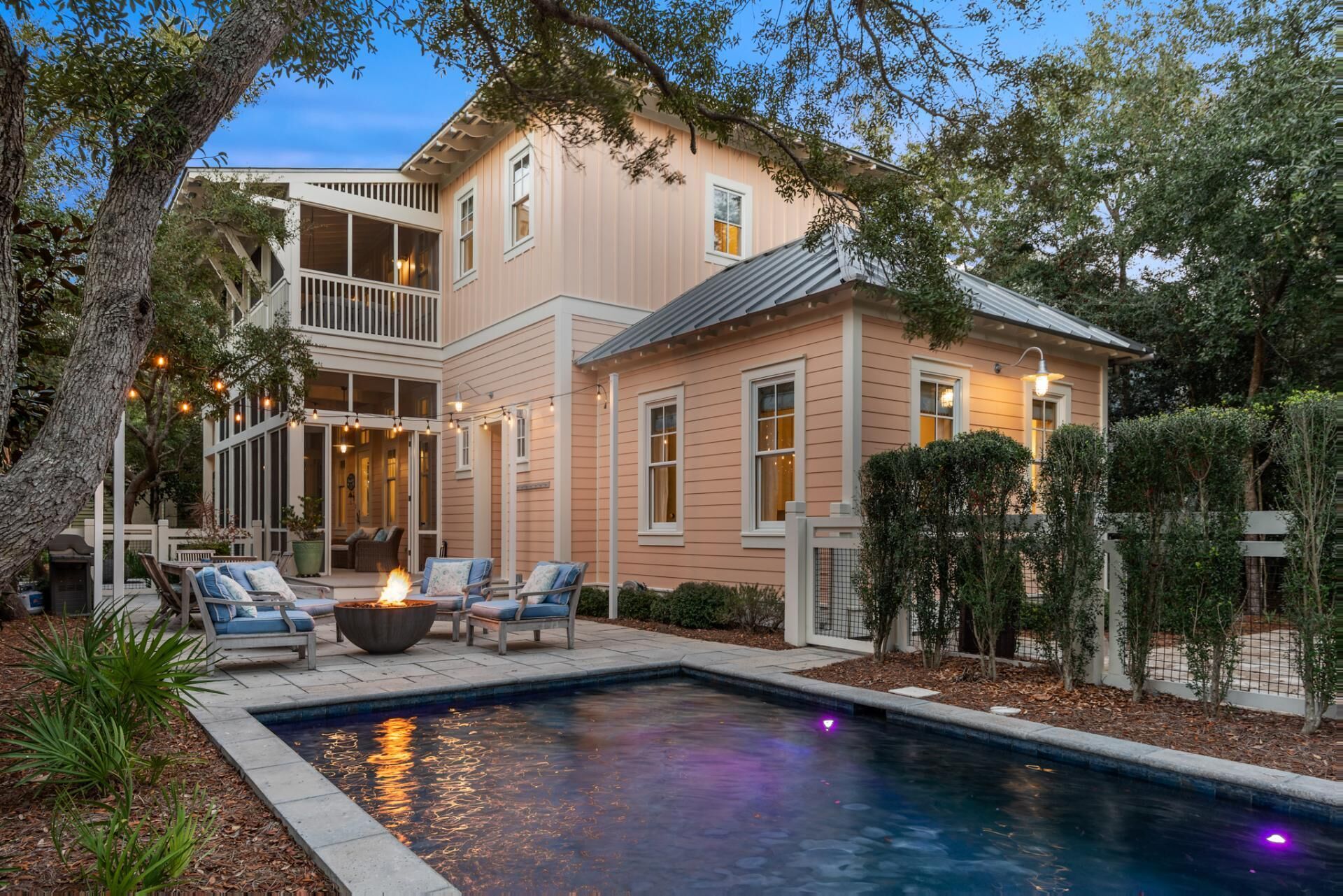 Book Now for Fall Stays! Location Location! Private Pool! Access to Watercolor Beach Club!