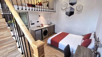 Minibar, pengeskab på værelset, skrivebord, mørklægningsgardiner