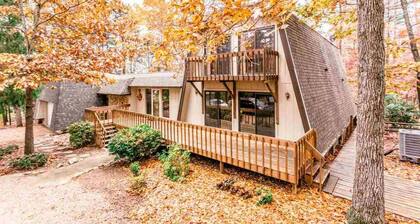 The Pool House on the Massanutten Mountain