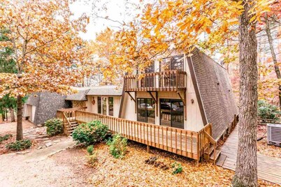 The Pool House on the Massanutten Mountain