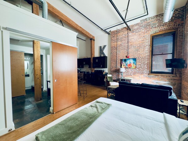 熨斗/熨衫板、上網、床單、方便輪椅出入