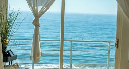 BEACHFRONT CONDO - 2 Bdr 2 Bth
