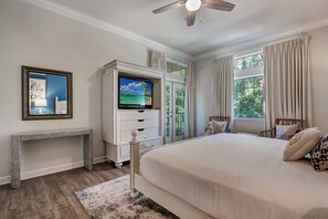 4 bedrooms, iron/ironing board, free WiFi, bed sheets