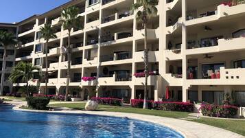 Piscine extérieure, piscine chauffée