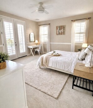 7 soverom, skrivebord, strykejern/-brett og wi-fi (inkludert)