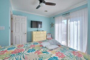 4 bedrooms, iron/ironing board, free WiFi, bed sheets - Experience family fun at Turtle Time, a 4-bedroom home in Oak Island, NC. (Oak Island)