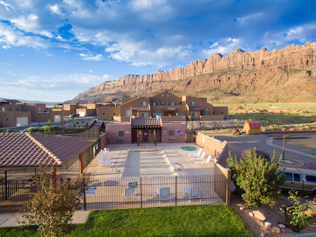 Exterior. Rim Vista 11A7 Desert Dream