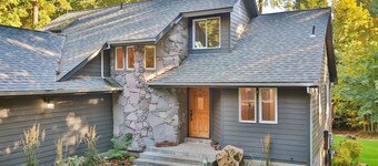 Private, Hot Tub, Fire Pit, Ping Pong, 10 minutes to town