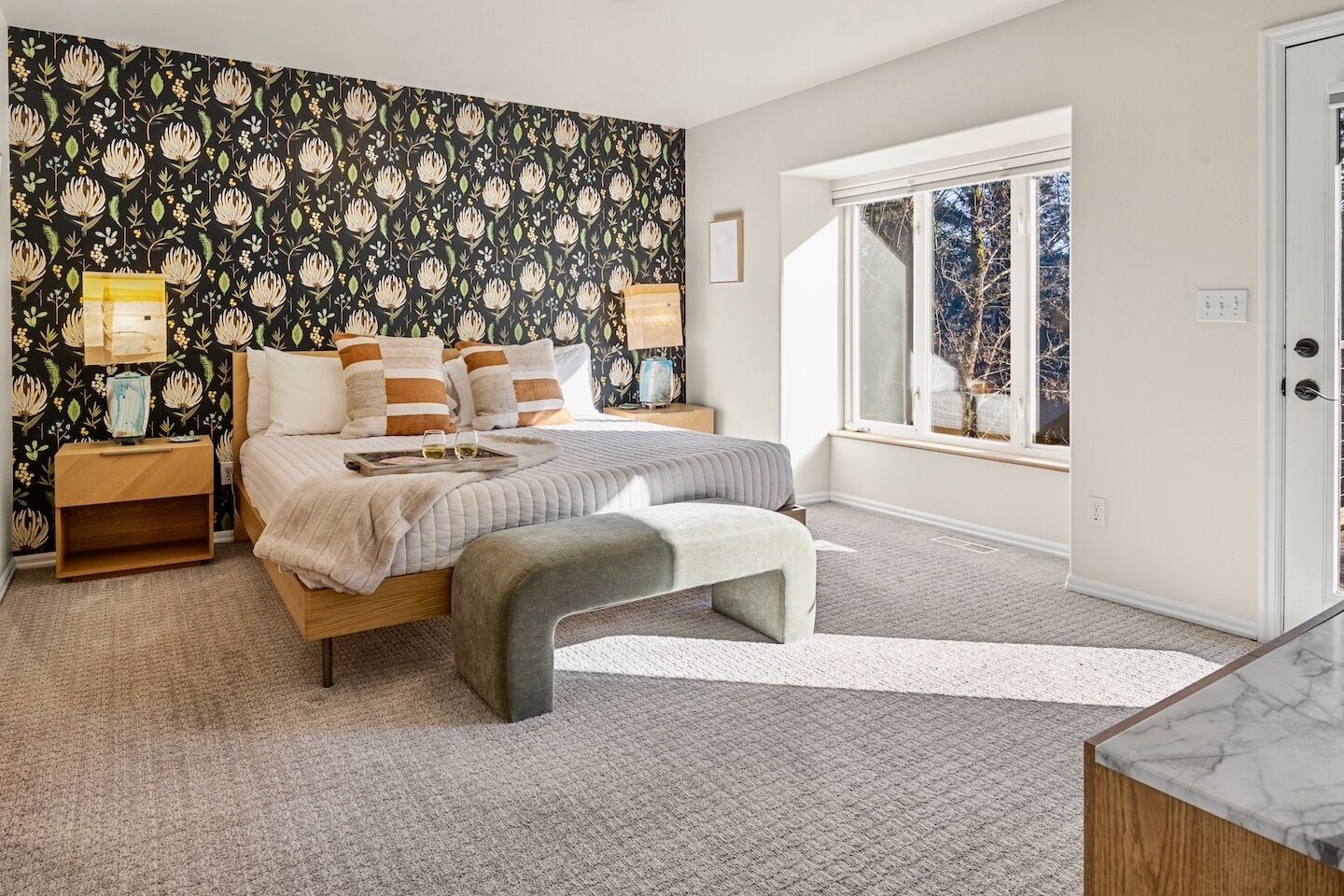 4 bedrooms, desk, iron/ironing board, WiFi