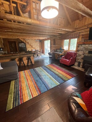 Smart TV, reproductor de DVD, libros y biblioteca musical 