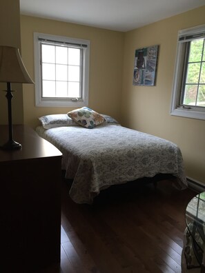 2 chambres, fer et planche à repasser, Wi-Fi, literie fournie