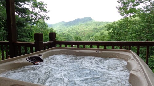Beautiful Mountain Views Amid Wine Country-Hot Tub