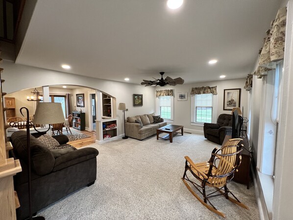 Smart TV, fireplace, DVD player, books